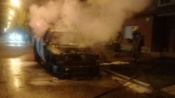 Querella contra la Policía y le quemaron la camioneta