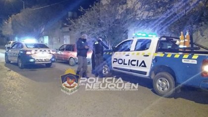 Madrugada alocada: borrachos trompearon a dos policías