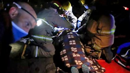 Una mujer se desorientó y cayó a un pozo en el Cerro Otto