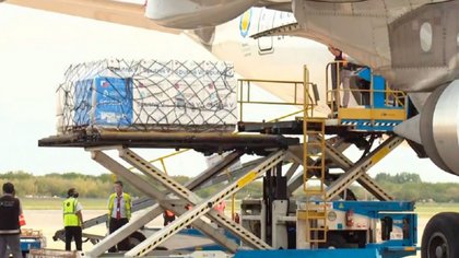 Sale otro vuelo a Moscú en busca de vacunas