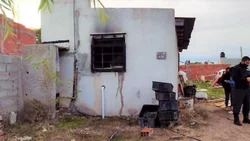 Rescataron a una mujer de entre las llamas en San Antonio