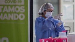 Llegan más lotes de vacunas a la región