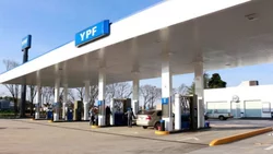 YPF sube un 9,5% el precio de sus combustibles