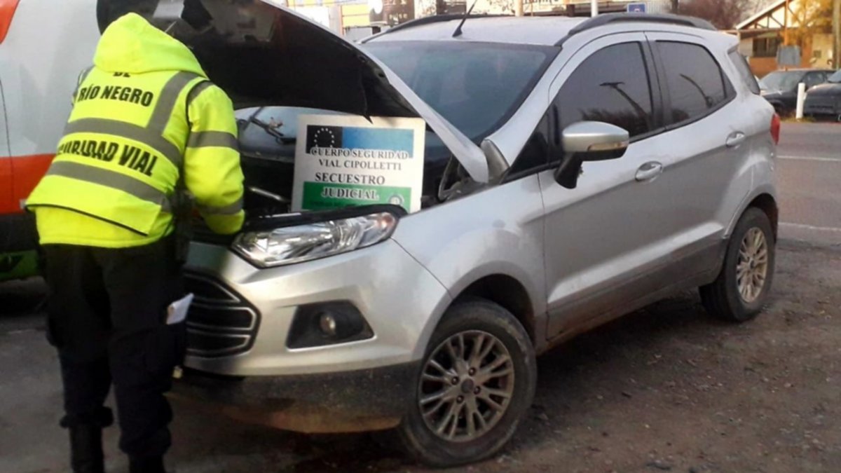 Circulaba con el motor y la patente adulterados
