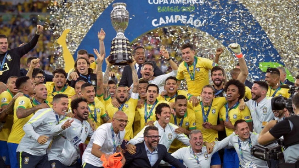 Bolsonaro dijo sí, y la Copa América se jugará en Brasil