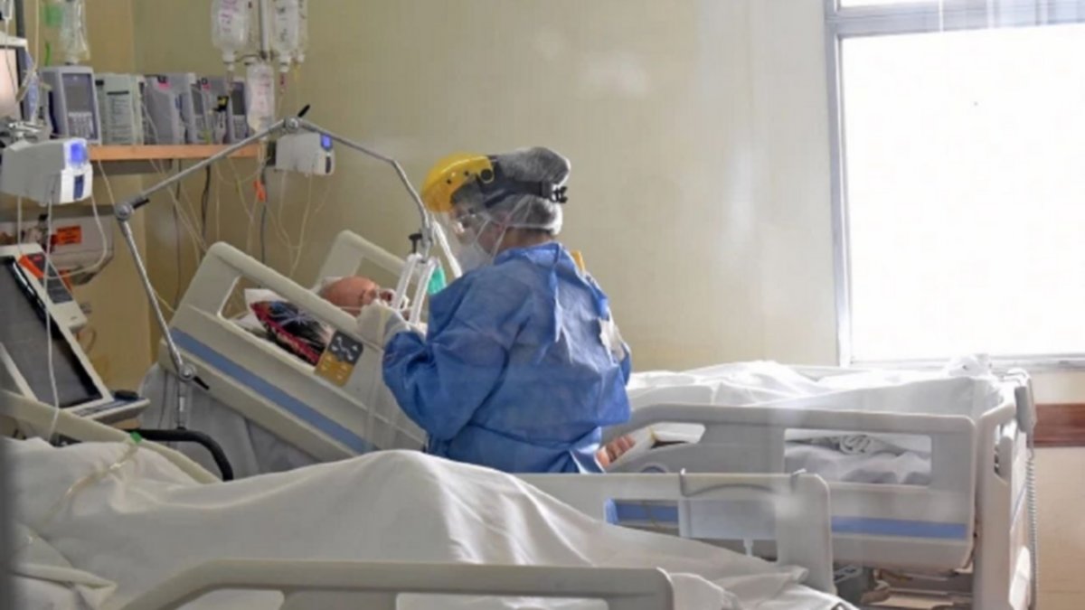 Neuquén cerró el día con 828 contagios y 20 muertes