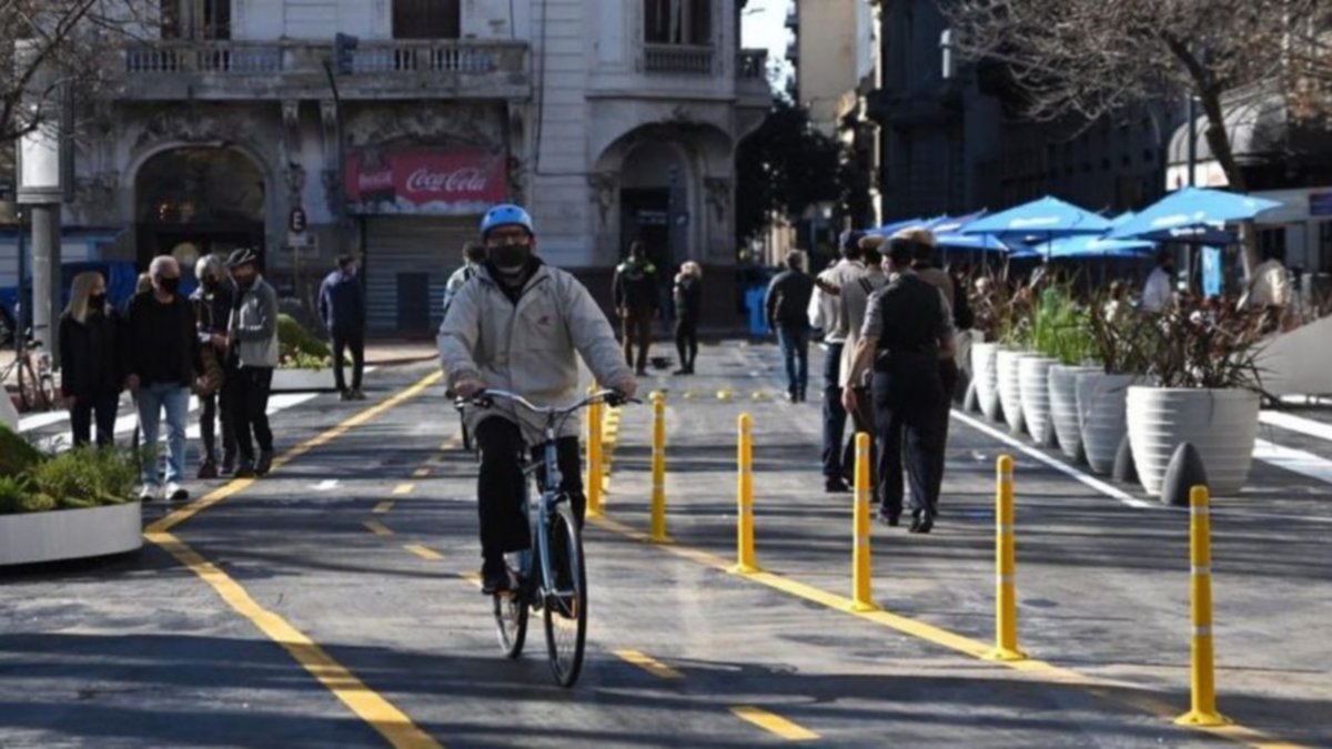 Córdoba impuso severas restricciones ante una ola de contagios