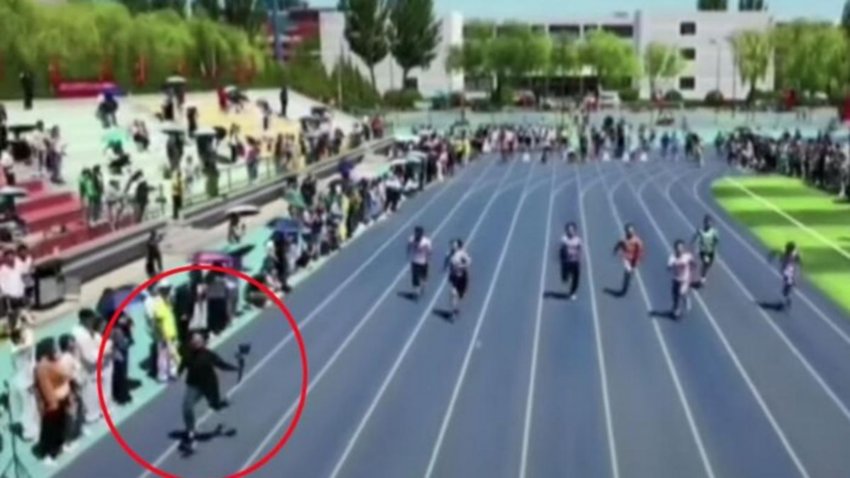 Un distinto: camarógrafo ganó carrera de atletismo