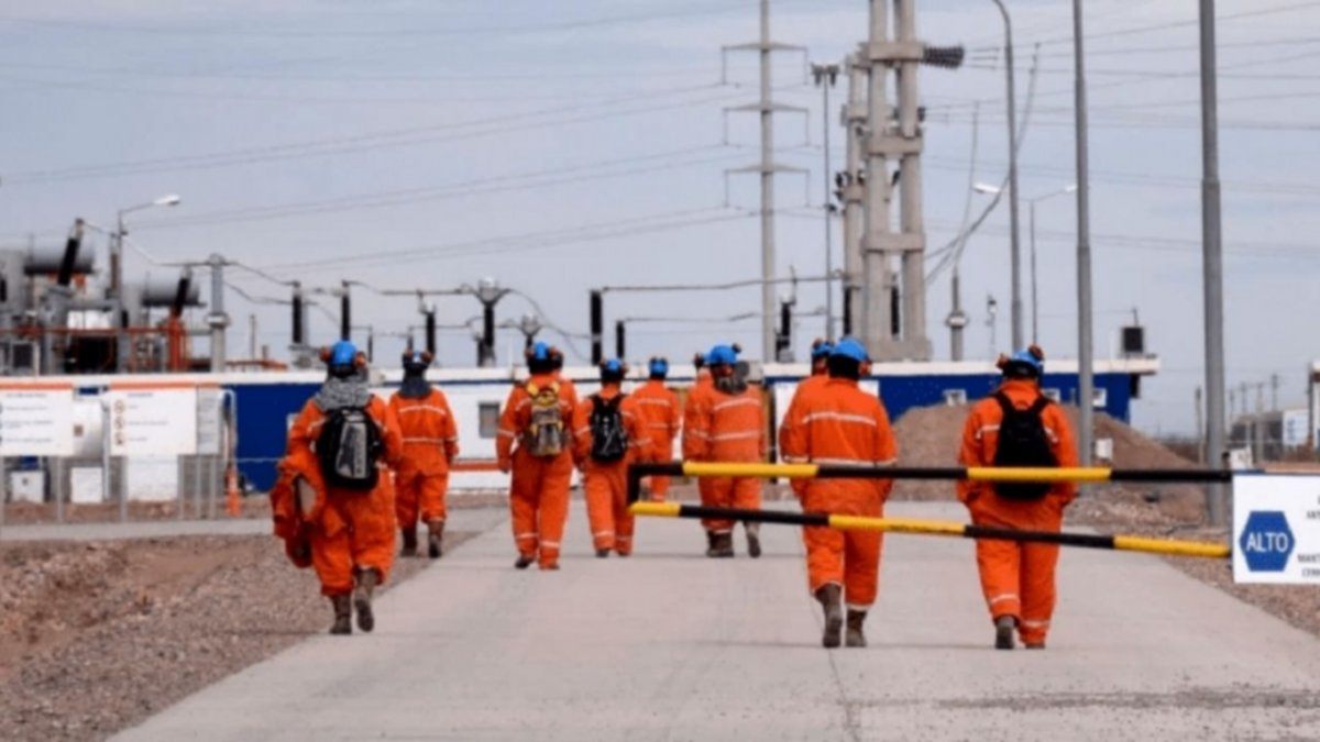 Petroleros fueron convocados y comienzan las paritarias