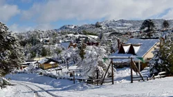 Villa Pehuenia ya se prepara para la temporada de invierno