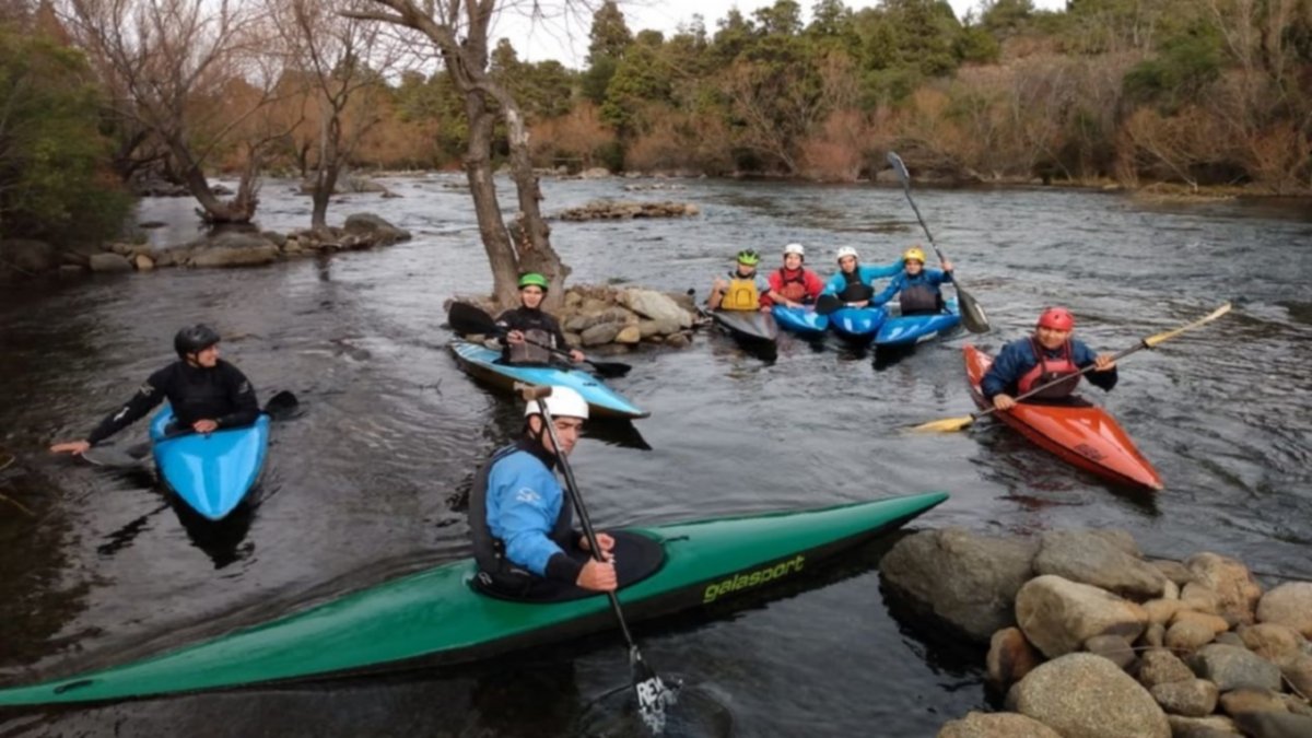 Los sanmartinenses que dominan el rio Quilquihue