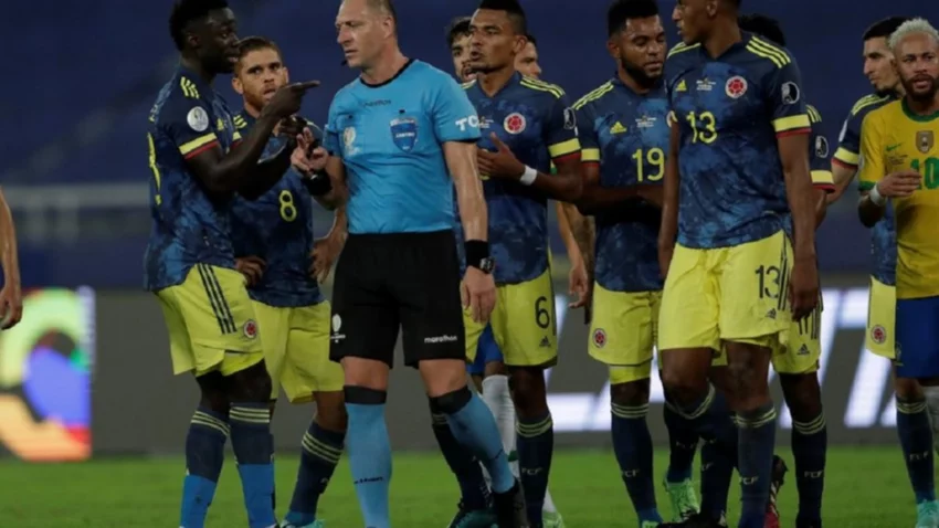 La Conmebol avala el polémico arbitraje de Pitana