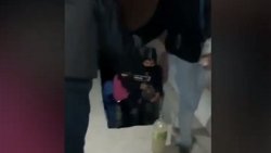 Así salían del sótano los 150 pibes de la clandestina