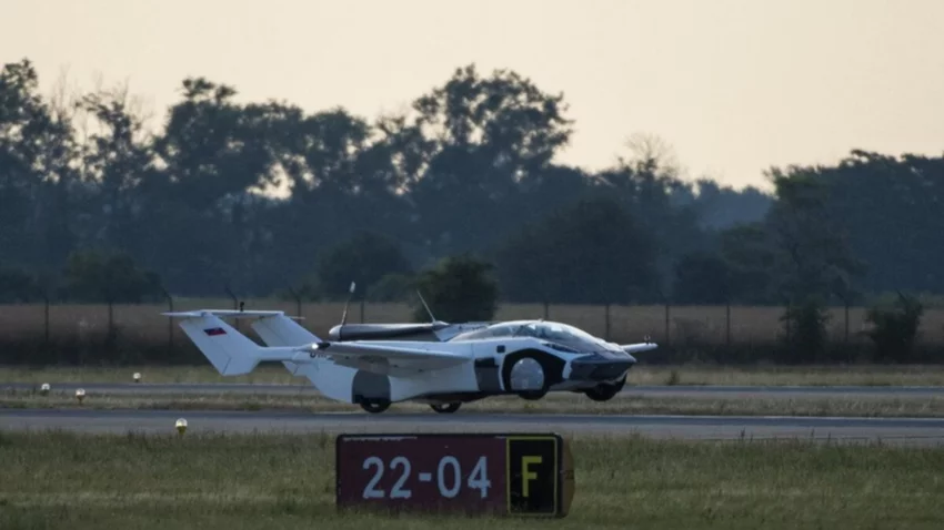 El futuro llegó: ¡un auto vuela 80 kilómetros!