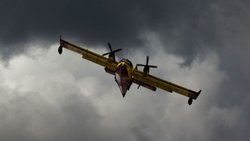 Grababa su vuelo en avioneta y lo embistió una gran tormenta