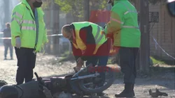 Murió un motociclista al chocar contra un camión recolector
