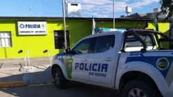 Con un amigo violó a la hija de su pareja y se fugó