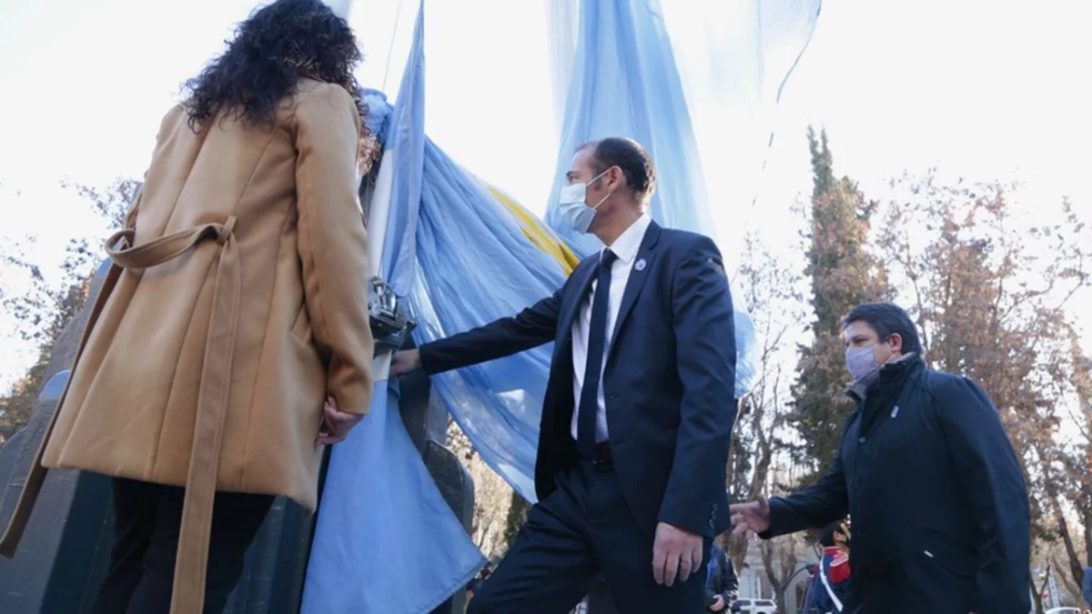 Gutiérrez encabezó el acto por el Día de la Independencia