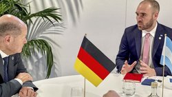 Guzmán sigue intentando acordar con el FMI