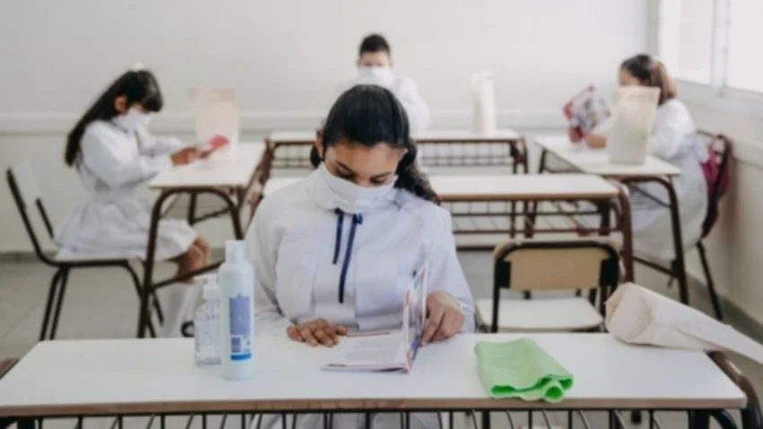 Extenderían las clases para quienes terminan primario y secundario