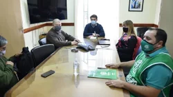 Estatales rechazaron el 32% de aumento y amenazan con paro