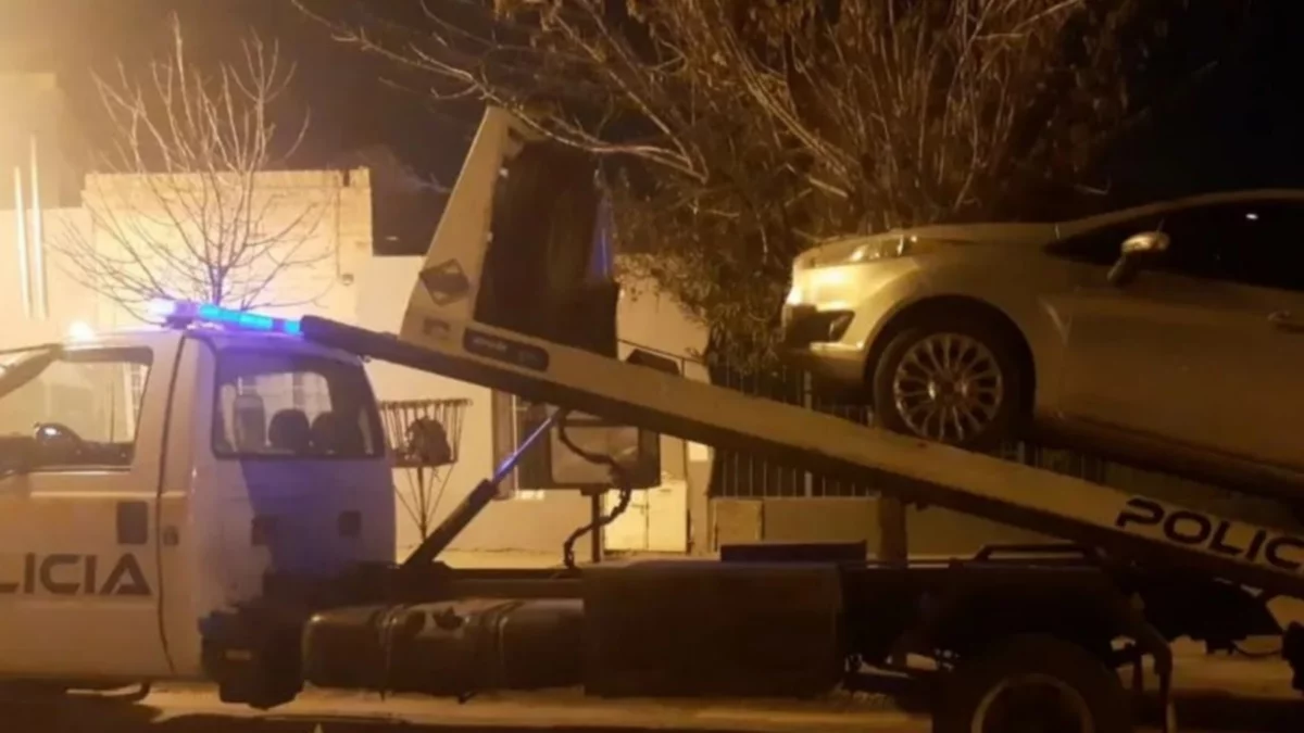 Se pasó de copas festejando y su Fiesta se fue con la grúa