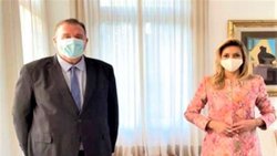 La primera dama anunció un centro pediátrico para Regina