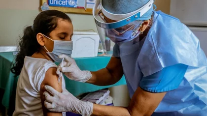 Anunciaron cuándo comenzarán a vacunar a menores de 18 años