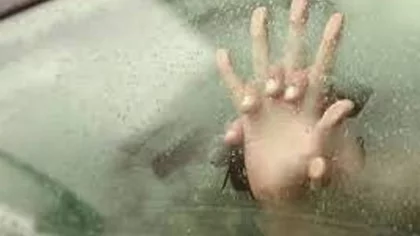 Tenía relaciones en un descampado y quedó duro