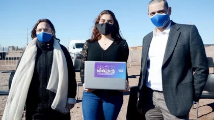Fundación YPF entregó notebooks en Añelo