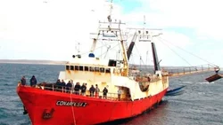 Sufrió una descarga eléctrica y murió en alta mar
