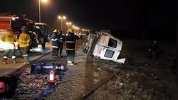 Choque y vuelco camino a Centenario, 7 heridos