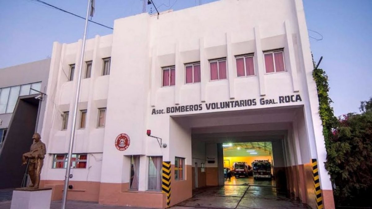 Desde hoy, los bomberos de Roca limitan sus salidas
