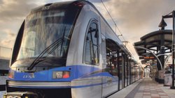 Familia destruida por el tren, en distintos momentos