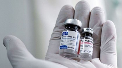 El Gobierno recibe un millón de Sputnik V producidas en el país