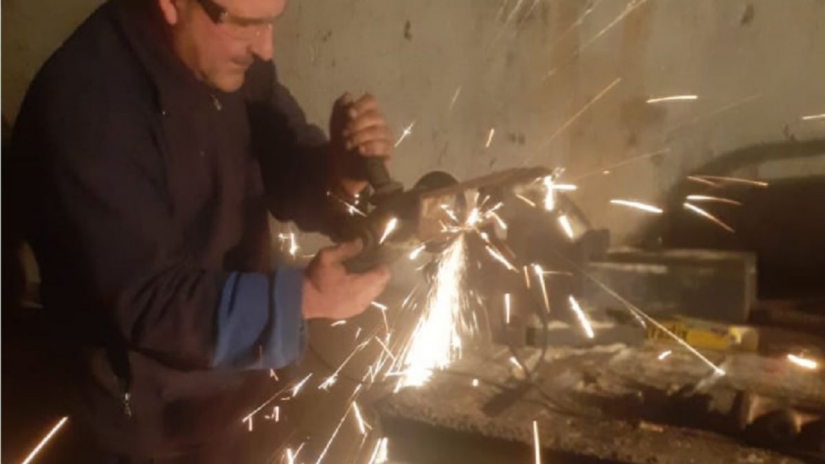 El mecánico no vidente que quiere correr en rally