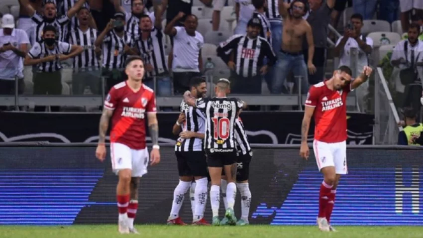 Mineiro goleó a River y lo dejó sin sueño copero