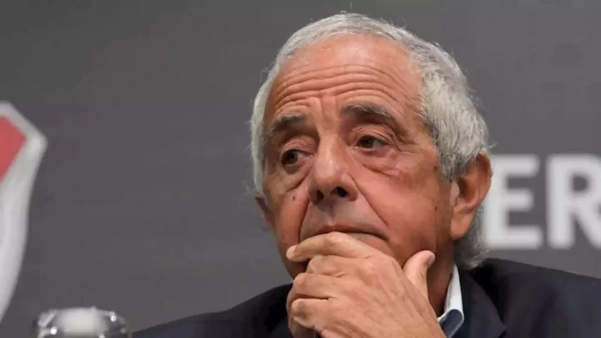 Tras la eliminación, los hinchas de River le apuntan a D'Onofrio