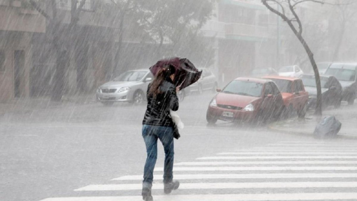 Continúa la alerta por fuertes ráfagas y lluvias en la región