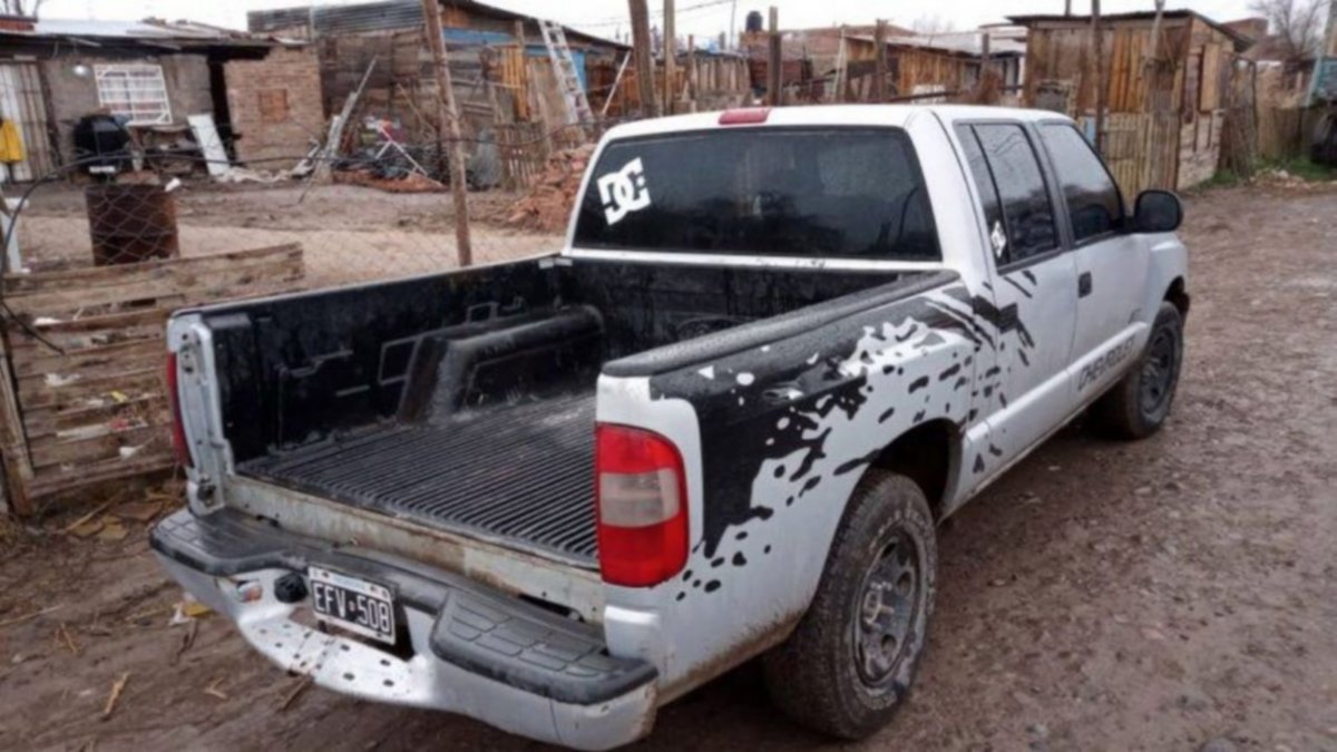 Encontraron en Cipolletti una camioneta robada en Allen