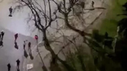 VIDEO: Batalla campal entre barras de Estudiantes y Gimnasia