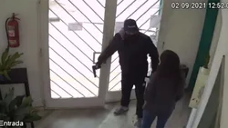 Asaltó una inmobiliaria y todo quedó grabado