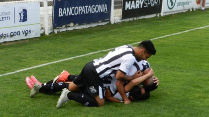 Cipolletti ganó y volvió a festejar en La Visera