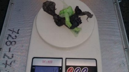 Con 15 y 19, "cargaban" dos bolsitas con marihuana