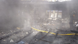 Se les incendió la casa mientras dormían y perdieron todo