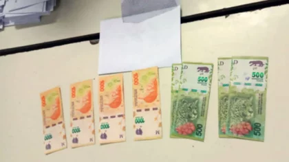 Dejó 6 mil pesos adentro del sobre que metió en la urna