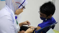 Pfizer dice que es segura su vacuna para niños de entre 5 y 11 años