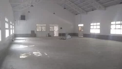 Como no hay clases, los padres tomaron la escuela