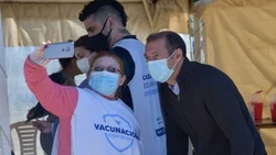 "Usar barbijo es un acto de solidaridad", dijo Gutiérrez