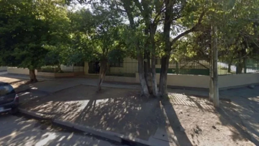 Balearon a una seño frente a un jardín de infantes